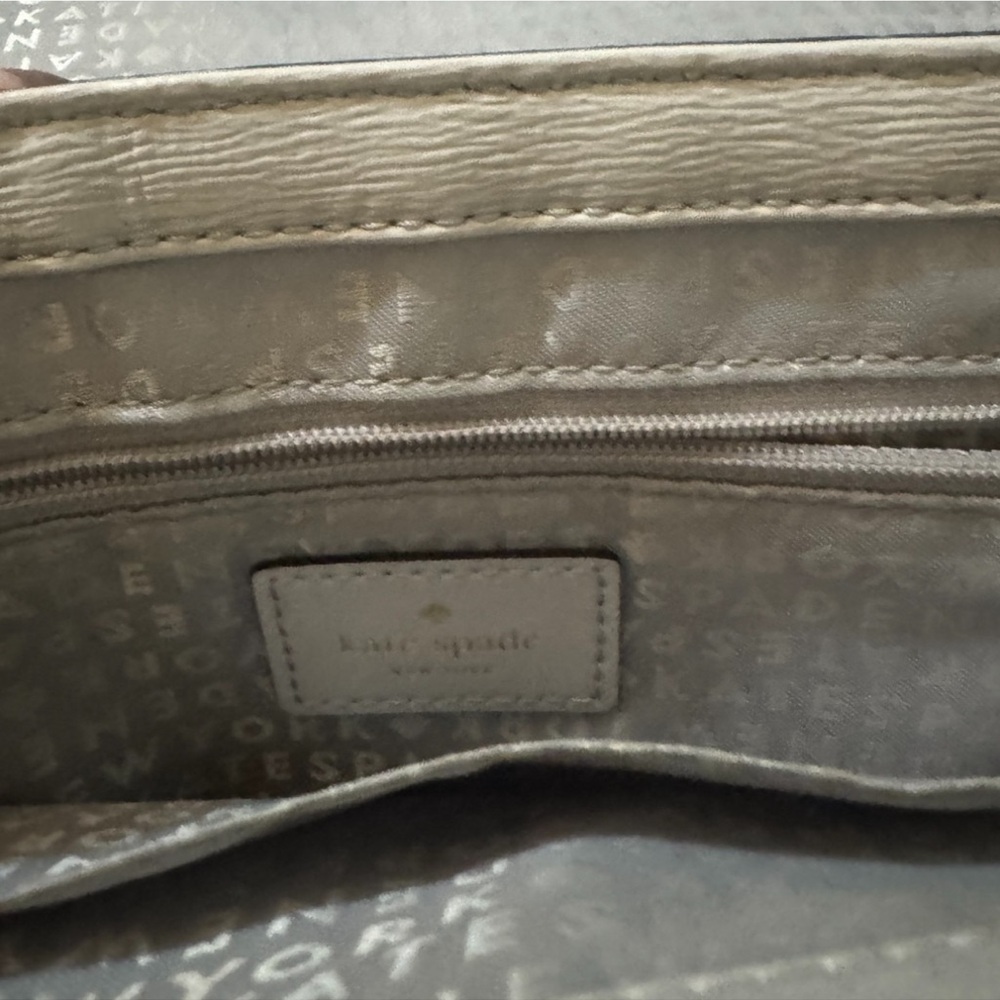 Kate Spade Light Gray Shoulder Bag with Chain Strap - Picture 7 of 8